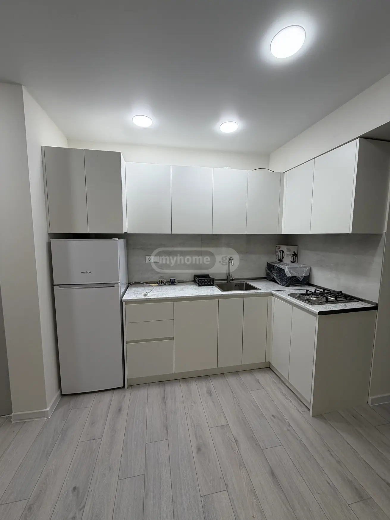  ქირავდება 2 ოთახიანი  ბინა ვაკეში  შატბერაშვილის ხევში 