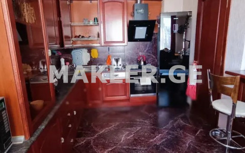  Продается 3 комнатная  Квартира на Вера  на ул. Барнови 