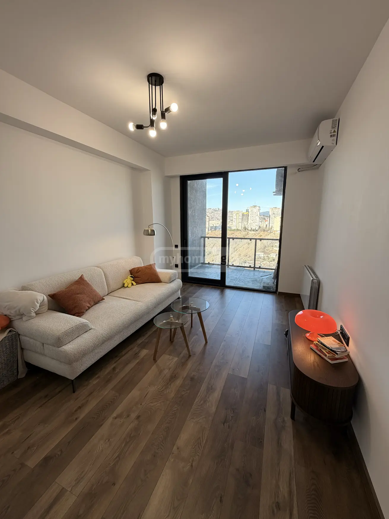  For Rent 2 room  Apartment in Vake dist.  in Kipshidze st. 