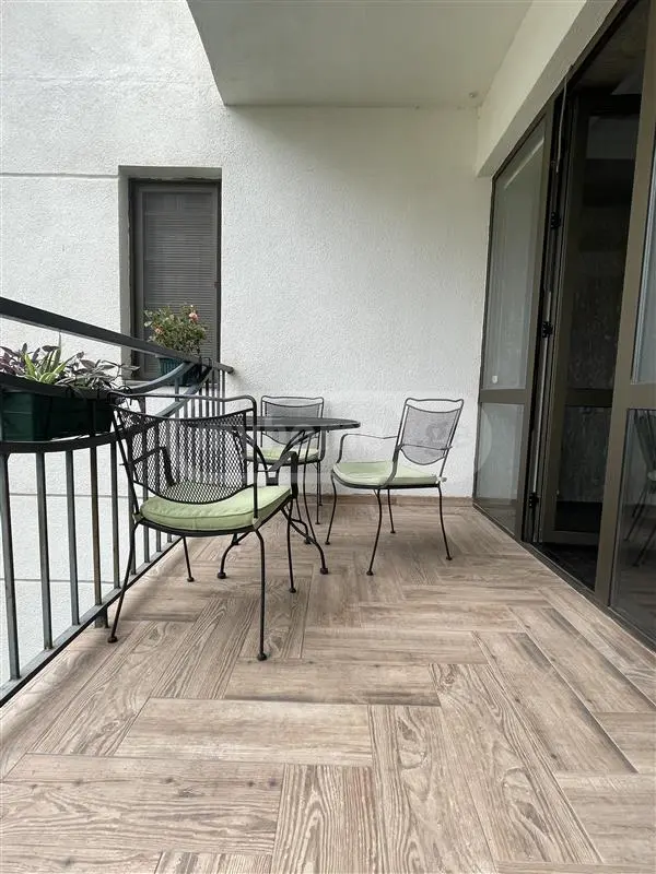  For Rent 2 room  Apartment in Saburtalo dist.  in Tamarashvili st. 