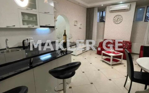  Satılık 3   Daire in Sololaki dist. (Old Tbilisi)  in L. Asatiani st. 