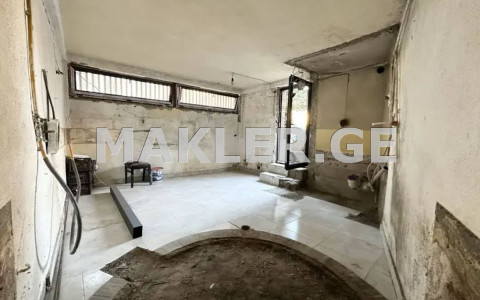  იყიდება 44 m² ფართობის კომერციული ფართი სოლოლაკში (ძველ თბილისში)  ამაღლების ქუჩაზე 