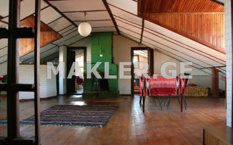  იყიდება 7 ოთახიანი  ბინა სოლოლაკში (ძველ თბილისში)  იეთიმ გურჯის ქუჩაზე 