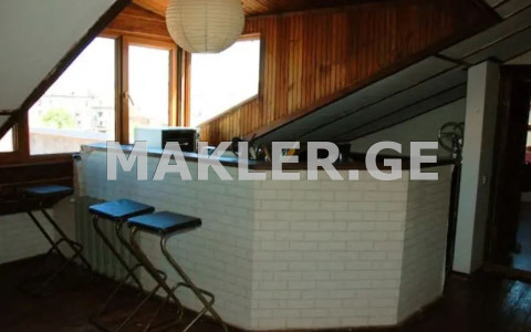  იყიდება 7 ოთახიანი  ბინა სოლოლაკში (ძველ თბილისში)  იეთიმ გურჯის ქუჩაზე 