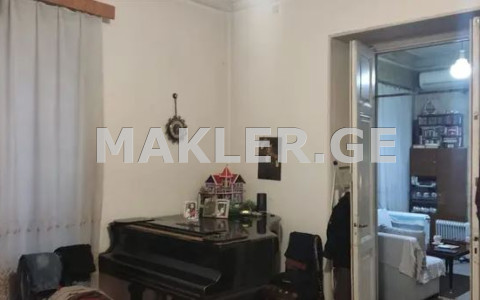  იყიდება 3 ოთახიანი  ბინა ვერაზე  ბელინსკის ქუჩაზე 