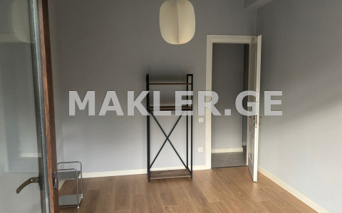  ქირავდება 3 ოთახიანი  ბინა ლისის ტბაზე  ავთო ვარაზის ქუჩა 