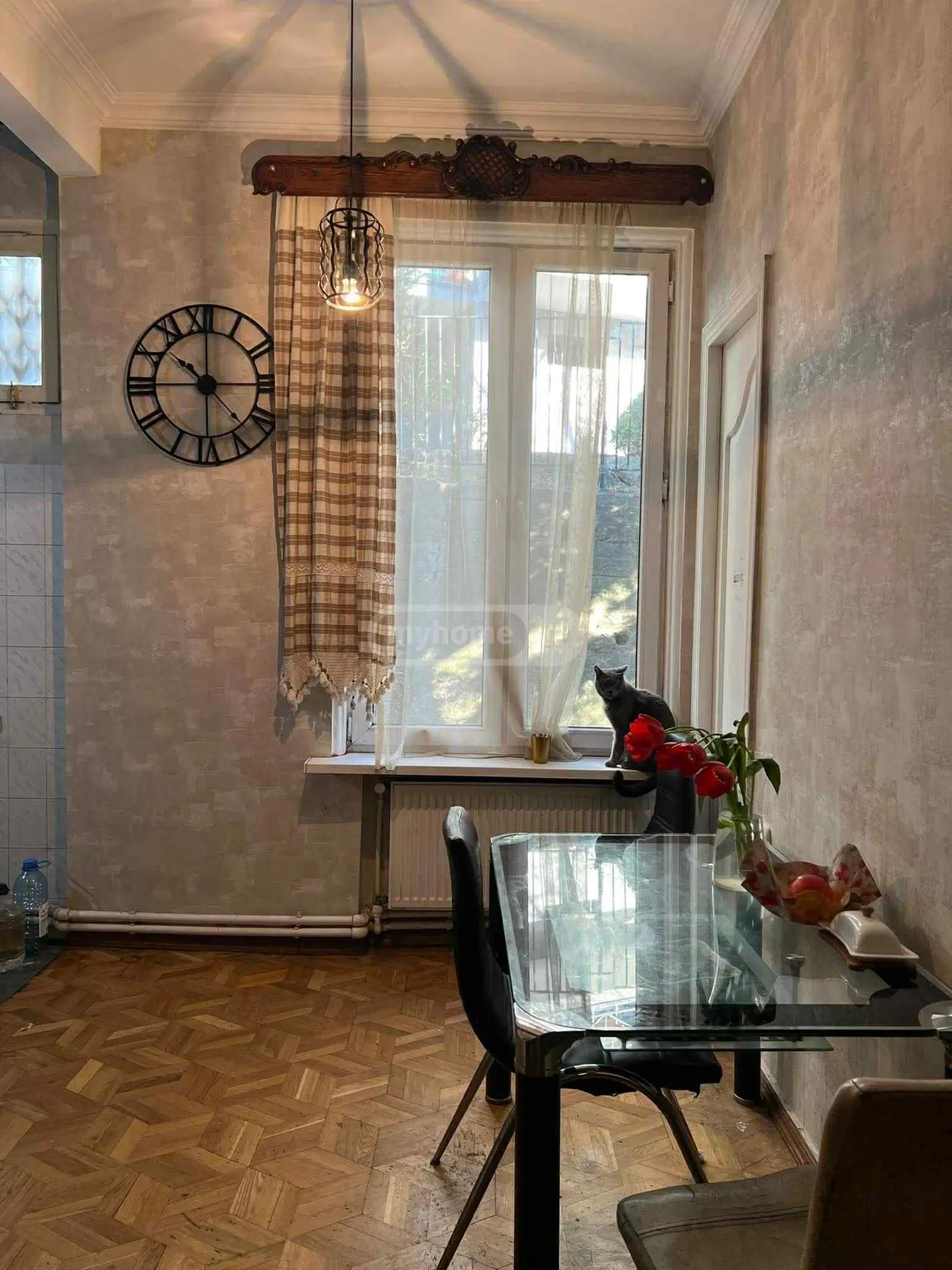 For Rent 5 room  Apartment in Mtatsminda dist. (Old Tbilisi)  in Amagleba turn 