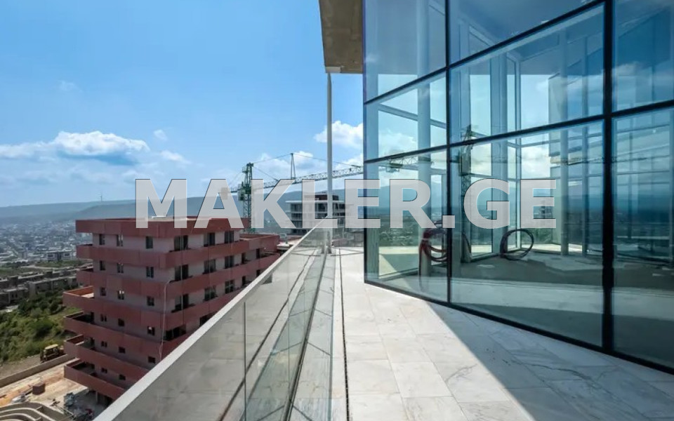  للبيع 5 room  الشقة near the Lisi lake