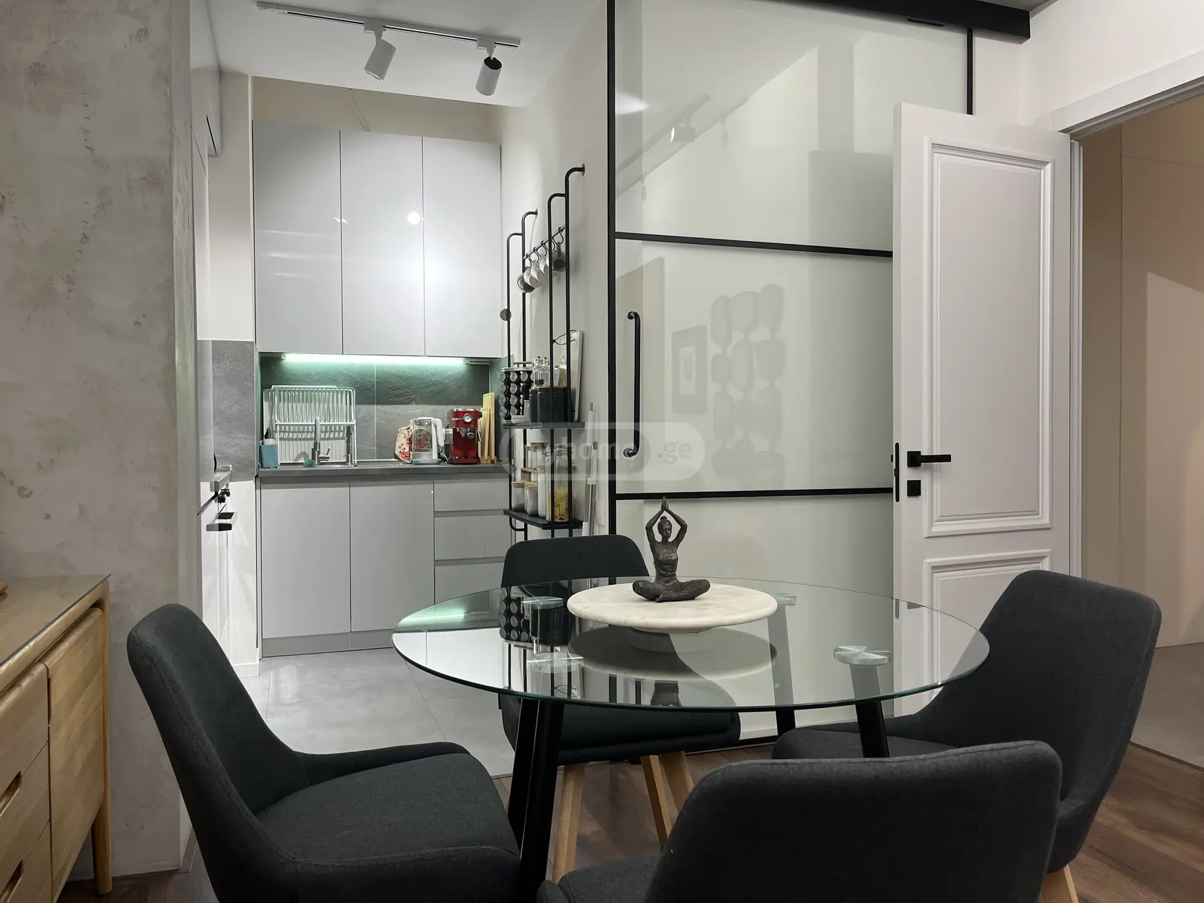  For Rent 2 room  Apartment in Vake dist.  in I. Chavchavadze Ave. 