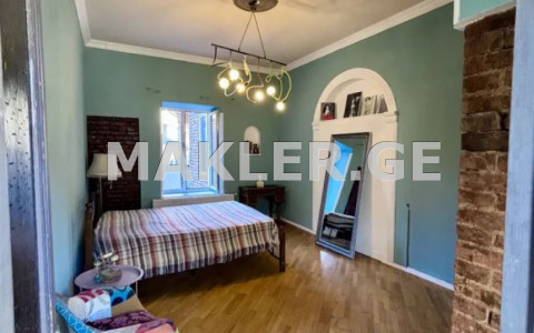  For Sale 7 room  Apartment in Sololaki dist. (Old Tbilisi)  in Akhospireli st. 