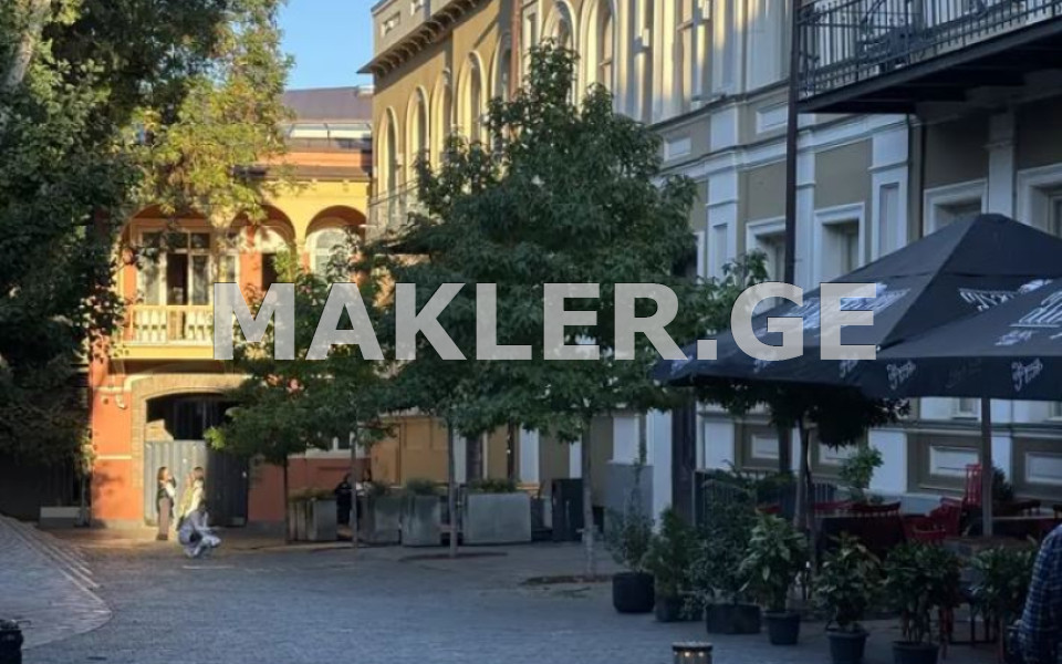  იყიდება 7 ოთახიანი  ბინა სოლოლაკში (ძველ თბილისში)  ახოსპირელის ქუჩაზე 