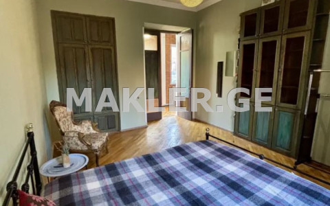  For Sale 7 room  Apartment in Sololaki dist. (Old Tbilisi)  in Akhospireli st. 