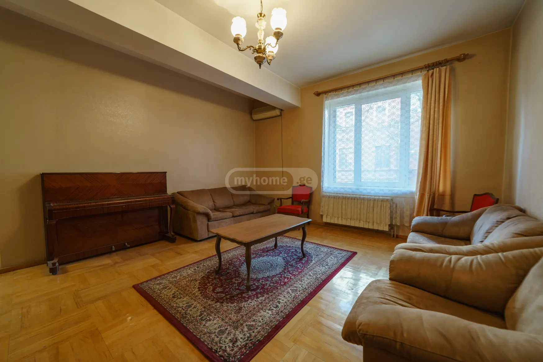  ქირავდება 3 ოთახიანი  ბინა ვერაზე  ერისთავ-ხოშტარიას ქუჩაზე 