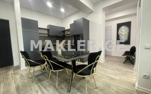  ქირავდება 2 ოთახიანი  ბინა საბურთალოზე  ანა პოლიტკოვსკაიას ქუჩაზე 