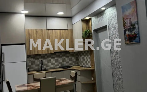  იყიდება ქირავდება 3 ოთახიანი  ბინა საბურთალოზე  ნუცუბიძის ქუჩაზე 