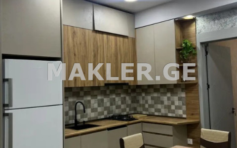  იყიდება ქირავდება 3 ოთახიანი  ბინა საბურთალოზე  ნუცუბიძის ქუჩაზე 