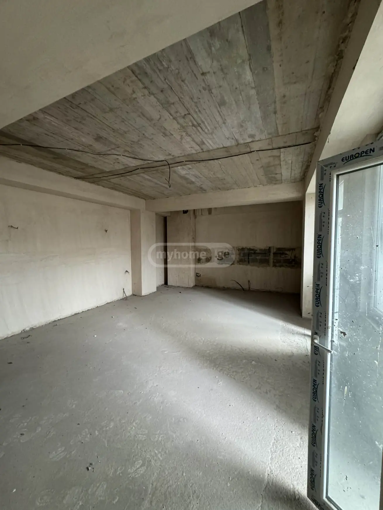  იყიდება 3 ოთახიანი  ბინა ვაკეში  ნ. ჟვანიას ქუჩაზე 