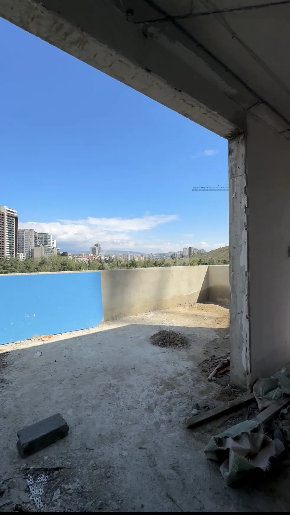  იყიდება მშენებარე ბინა საბურთალოზე  თამარაშვილის ქუჩაზე 