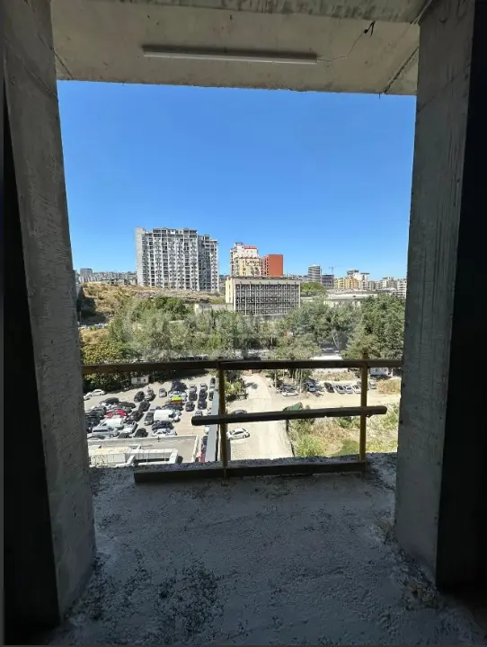  იყიდება მშენებარე ბინა საბურთალოზე  თამარაშვილის ქუჩაზე 