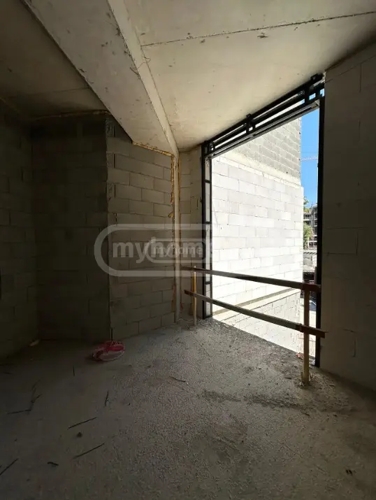  იყიდება მშენებარე ბინა საბურთალოზე  თამარაშვილის ქუჩაზე 