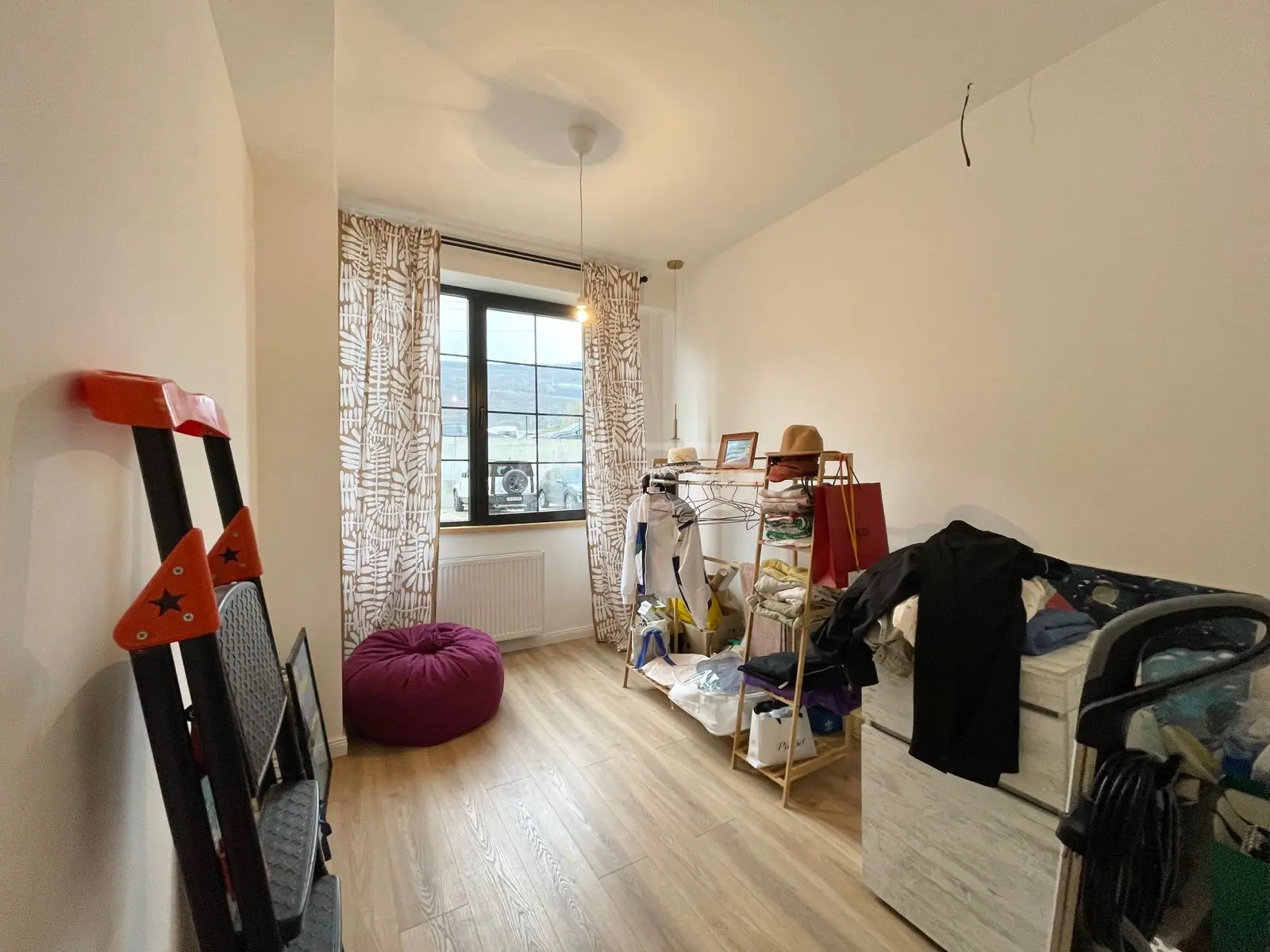  For Rent 3 room  Apartment in Saburtalo dist.  in Alexander Ioseliani st 