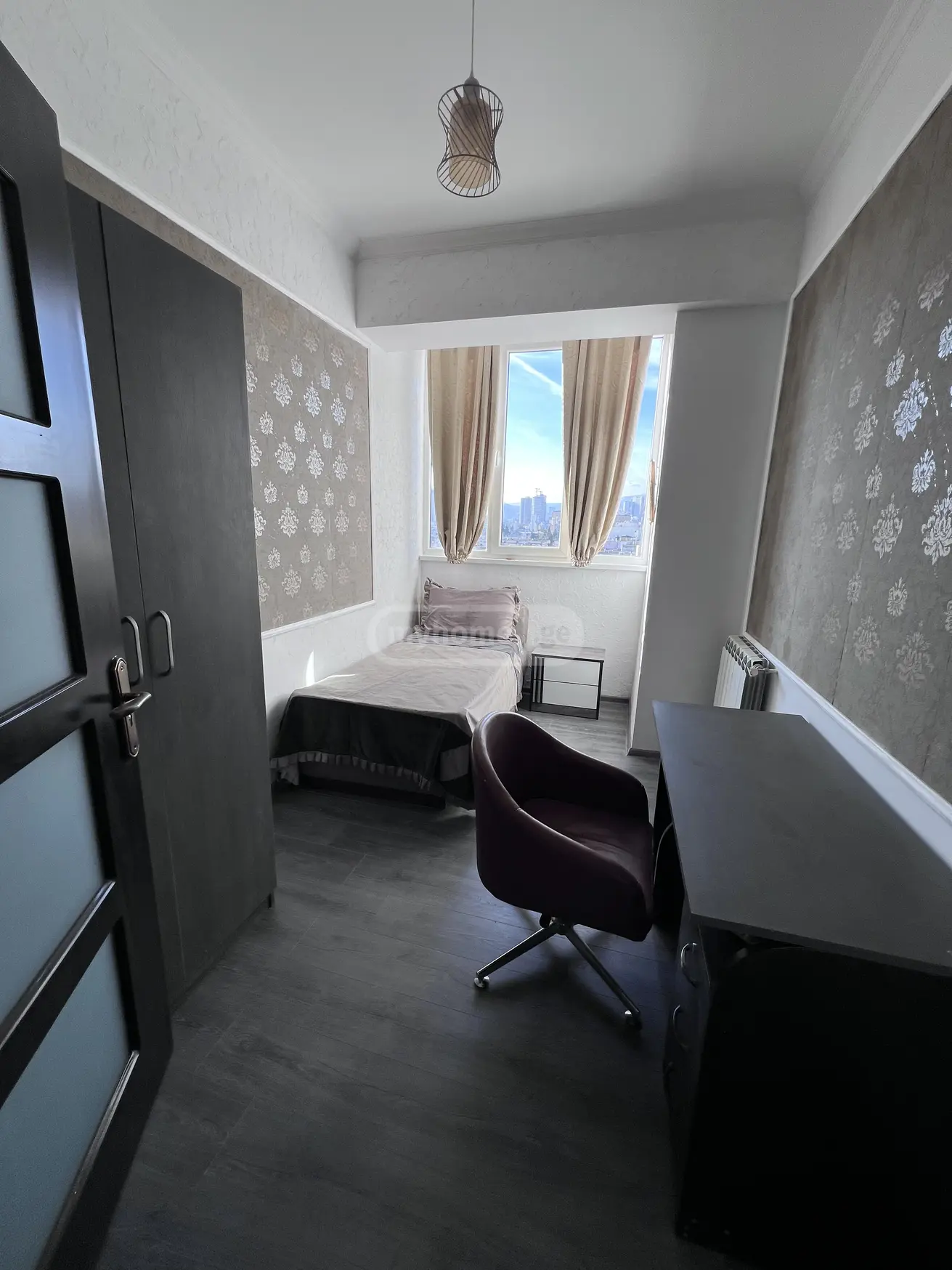  ქირავდება 4 ოთახიანი  ბინა გლდანში  კანდელაკის ქუჩაზე 