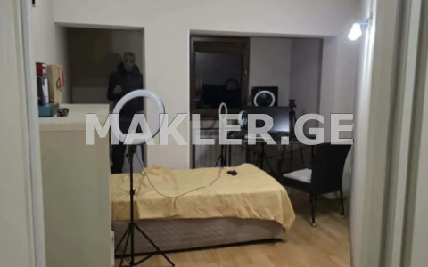  იყიდება 3 ოთახიანი  ბინა ნუცუბიძის პლატოზე