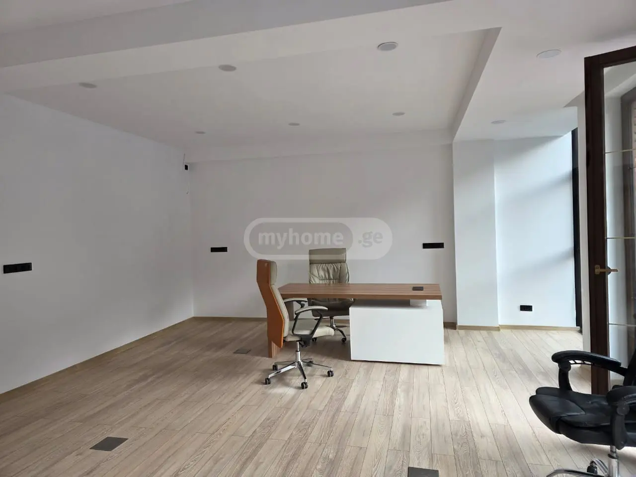  For Rent 320 m² space Office in Vake dist.  in K.Kldiashvili st. 