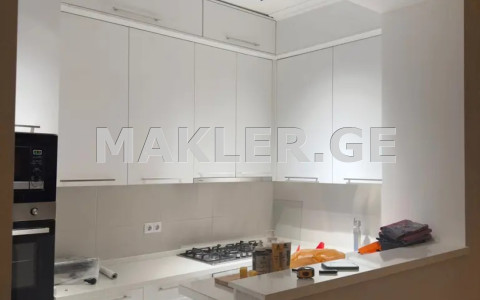  ქირავდება 4 ოთახიანი  ბინა ვაკეში  ნ. ჟვანიას ქუჩაზე 