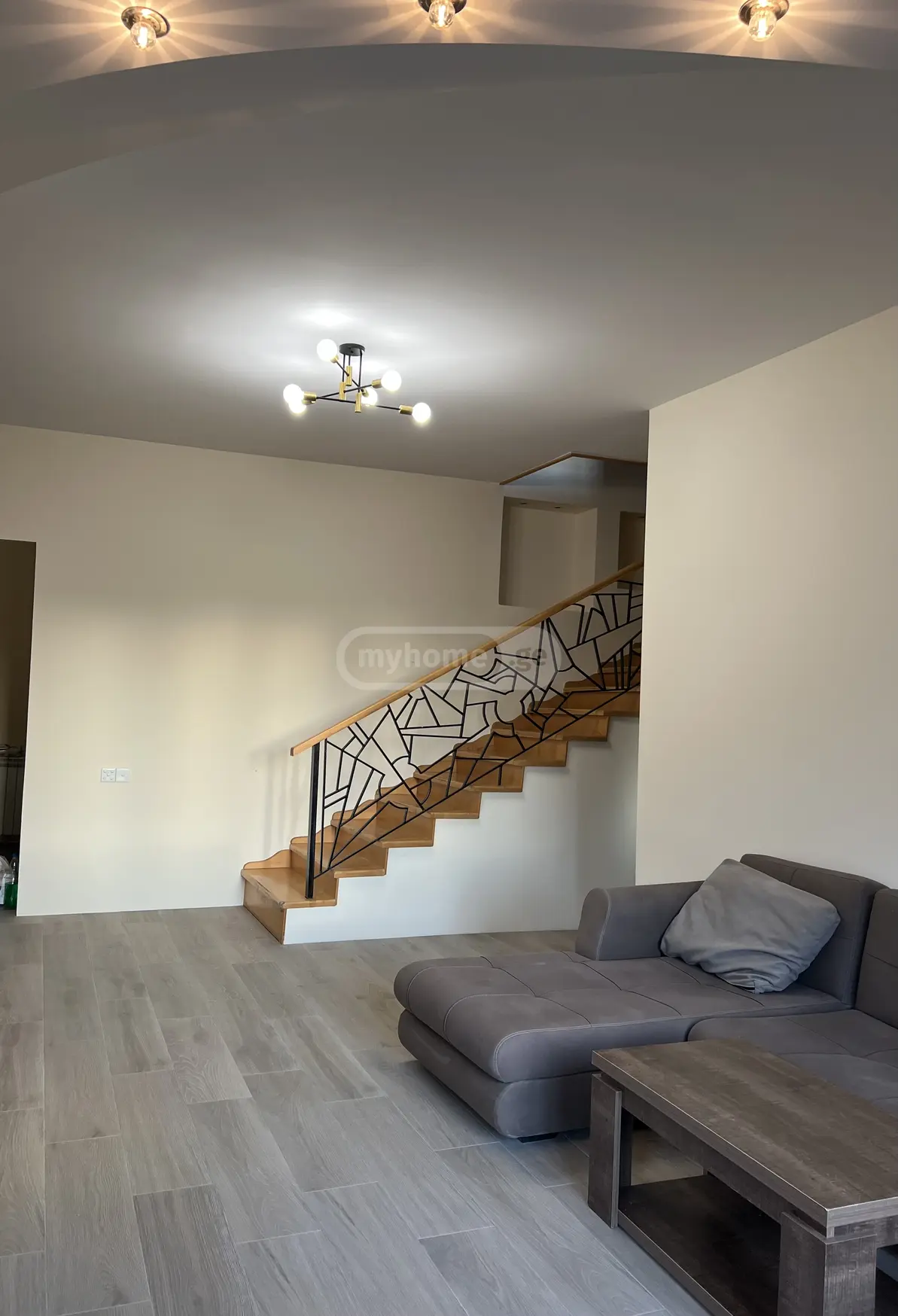  For Rent 4 room  Apartment in Saburtalo dist.  in Bochorishvili st. 