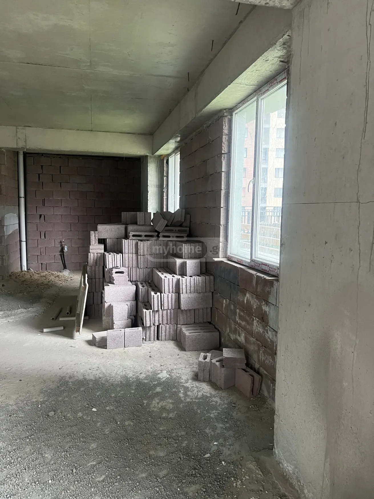  იყიდება 3 ოთახიანი  ბინა ლისის ტბაზე  ავთო ვარაზის ქუჩა 