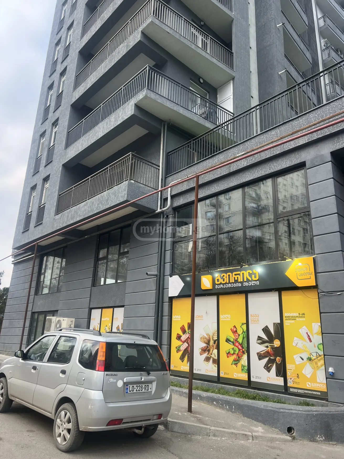  იყიდება 3 ოთახიანი  ბინა ლისის ტბაზე  ავთო ვარაზის ქუჩა 