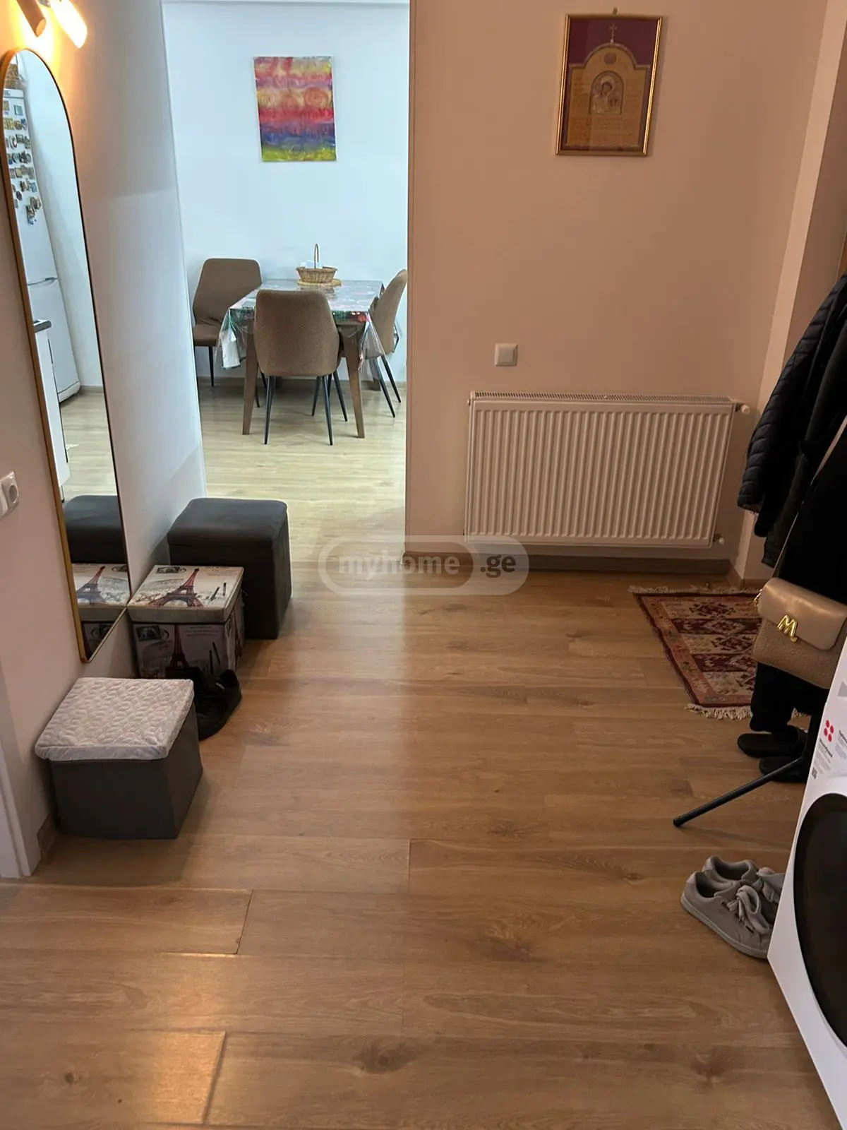  იყიდება 3 ოთახიანი  ბინა ვაკეში  ხომლის ქუჩაზე 