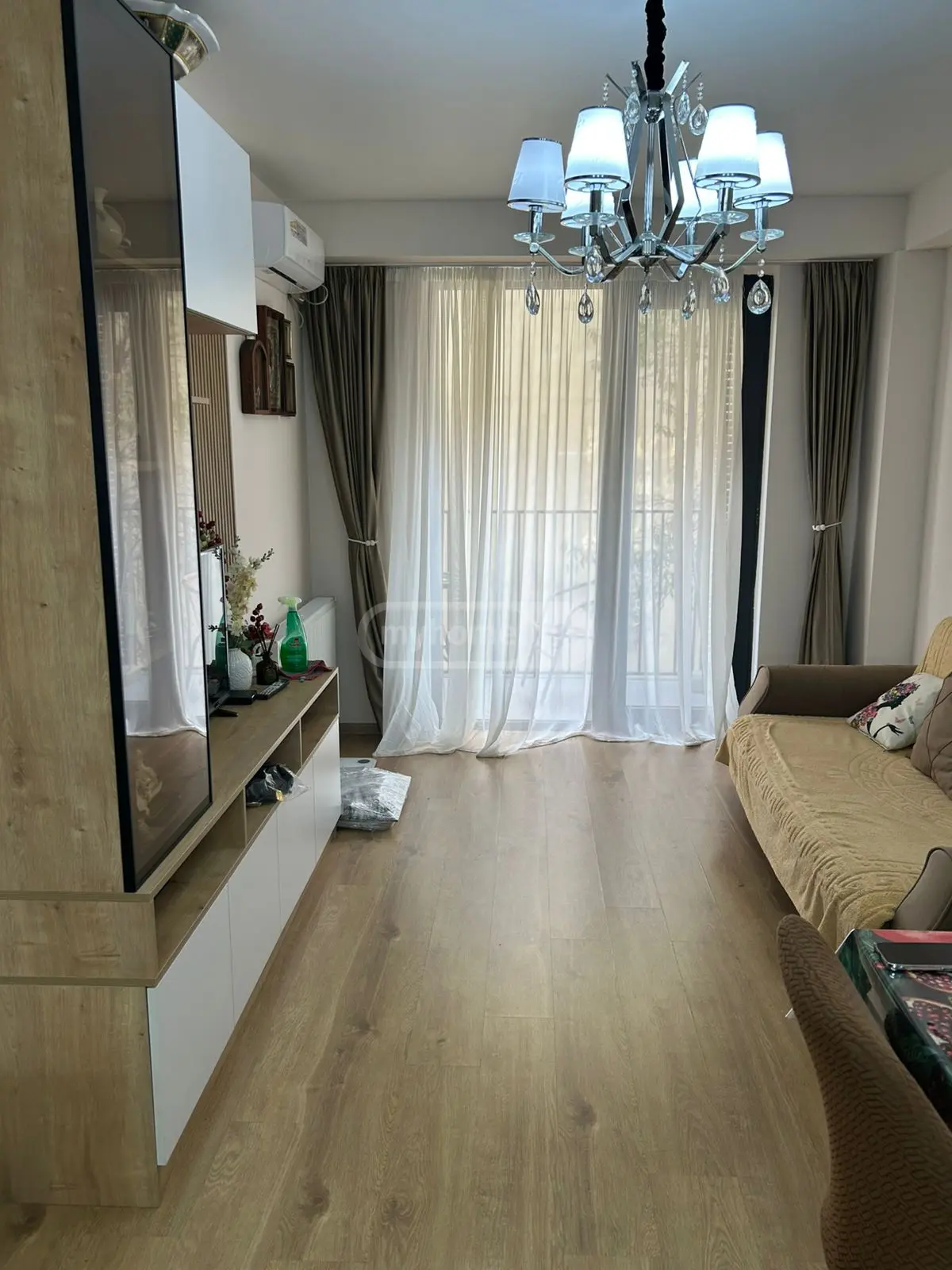  იყიდება 3 ოთახიანი  ბინა ვაკეში  ხომლის ქუჩაზე 