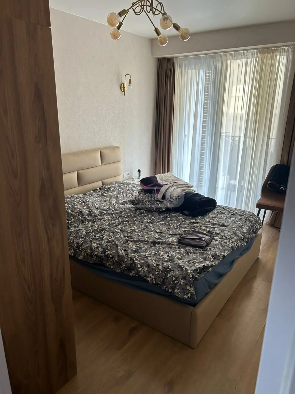  იყიდება 3 ოთახიანი  ბინა ვაკეში  ხომლის ქუჩაზე 