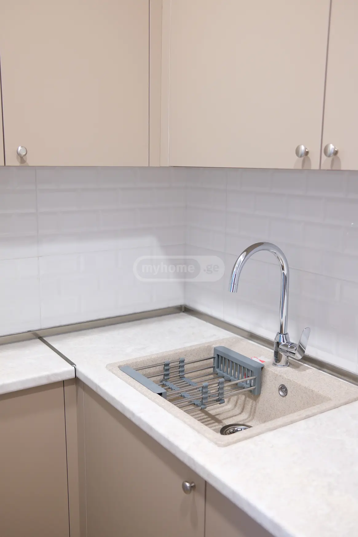  ქირავდება 2 ოთახიანი  ბინა საბურთალოზე  შარტავას ქუჩაზე 