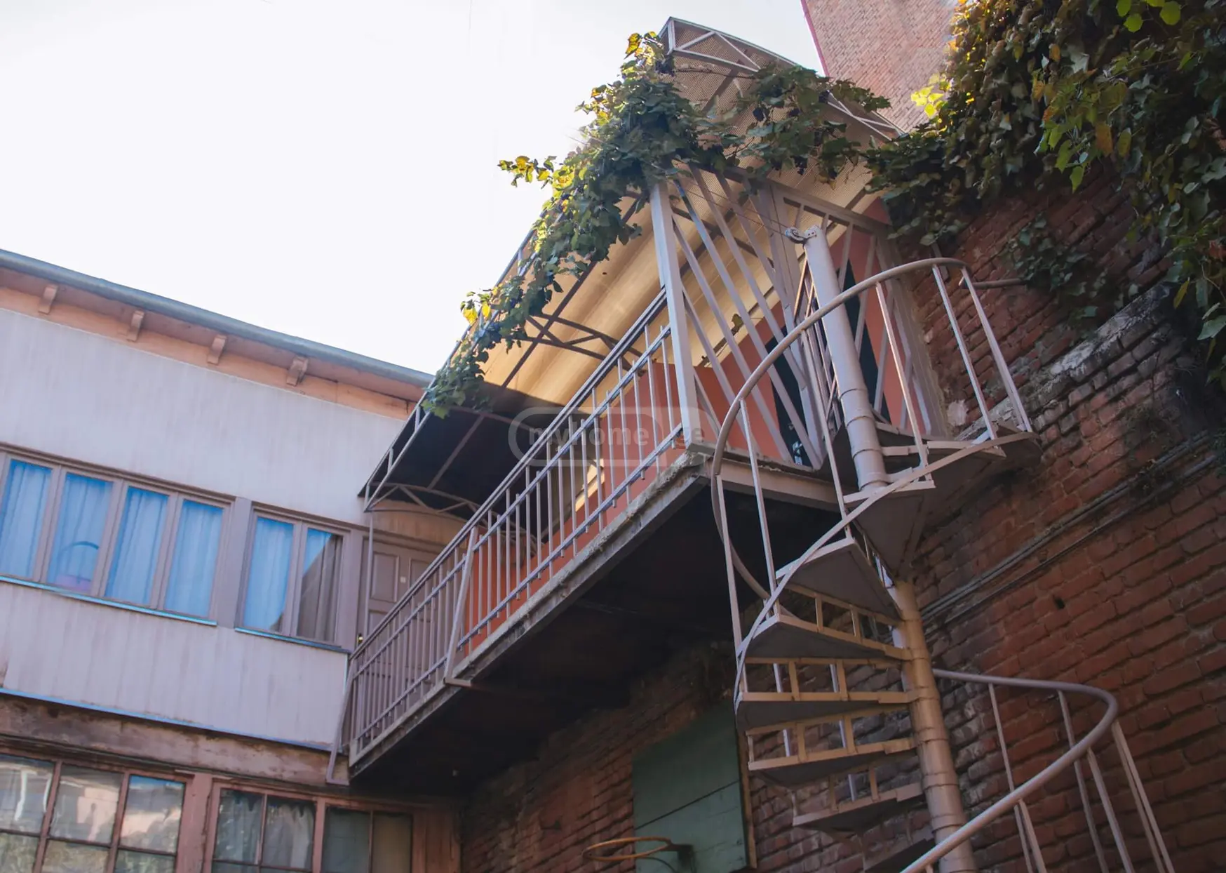  Satılık 3   Daire in Sololaki dist. (Old Tbilisi)