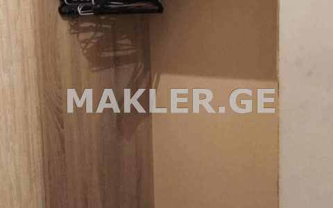  იყიდება 3 ოთახიანი  ბინა საბურთალოზე  ანა პოლიტკოვსკაიას ქუჩაზე 