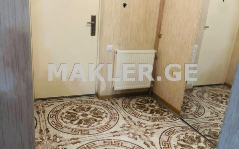  იყიდება 3 ოთახიანი  ბინა საბურთალოზე  ანა პოლიტკოვსკაიას ქუჩაზე 