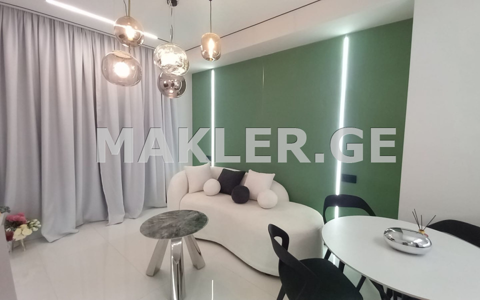  იყიდება 2 ოთახიანი  ბინა ისანში  ნავთლუღის ქუჩაზე 