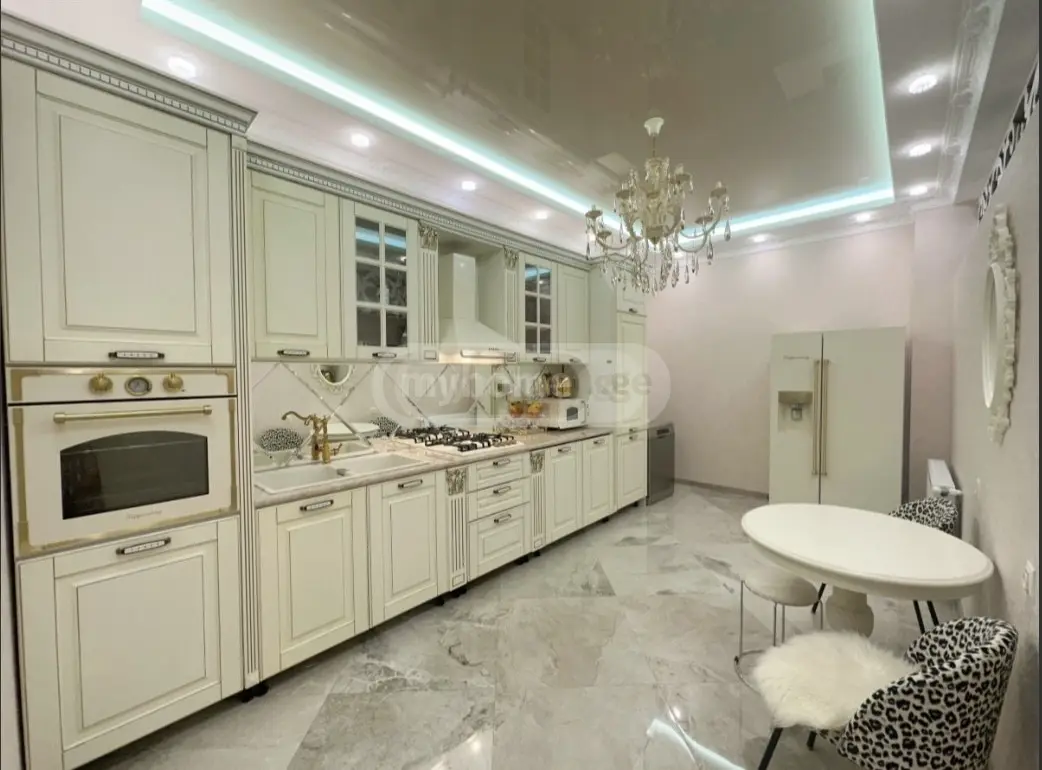  For Rent 4 room  Apartment in Vake dist.  on Ateni st. 