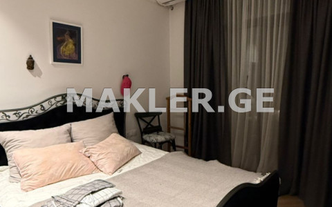  ქირავდება 3 ოთახიანი  ბინა ვერაზე  პეტრიაშვილის ქუჩაზე 