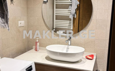  ქირავდება 3 ოთახიანი  ბინა ვერაზე  პეტრიაშვილის ქუჩაზე 