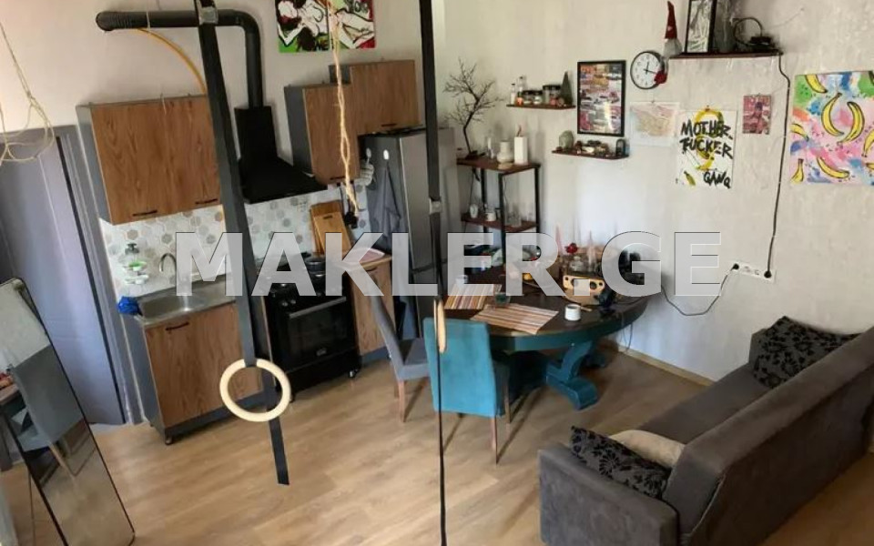  იყიდება 3 ოთახიანი  ბინა ავლაბარში  ხახანაშვილის ქუჩაზე 