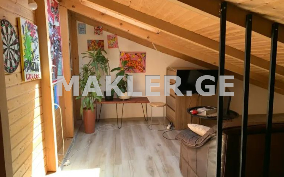  იყიდება 3 ოთახიანი  ბინა ავლაბარში  ხახანაშვილის ქუჩაზე 