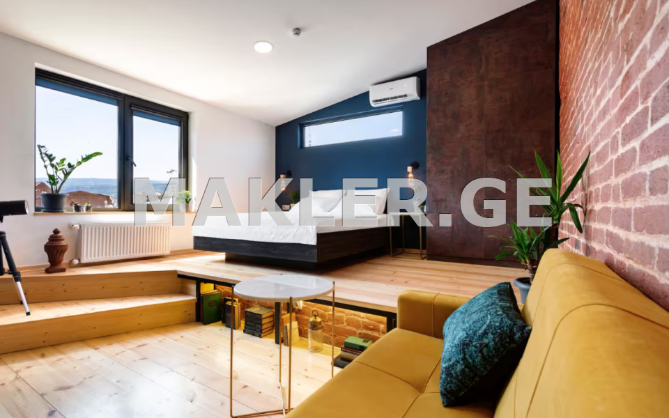  იყიდება 3 ოთახიანი  ბინა ჩუღურეთის რაიონში  აღმაშენებლის გამზირზე 