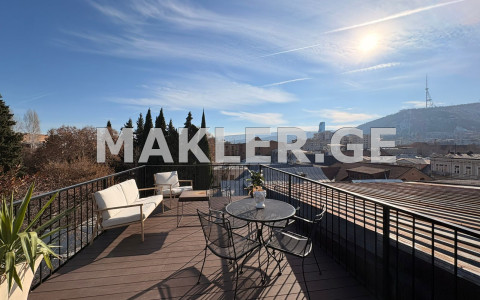  Продается 3 комнатная  Квартира в Чугурети  на пр. Агмашенебели 