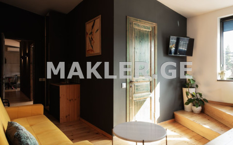  Продается 3 комнатная  Квартира в Чугурети  на пр. Агмашенебели 