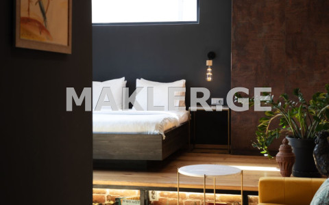  Продается 3 комнатная  Квартира в Чугурети  на пр. Агмашенебели 