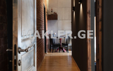  Продается 3 комнатная  Квартира в Чугурети  на пр. Агмашенебели 